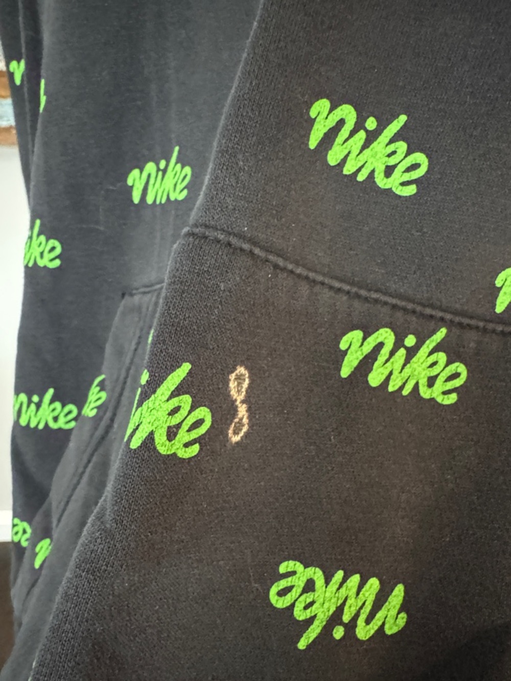 Nike vintage Black Hoodie with Green Script logo Print XL - Picture 4 of 12